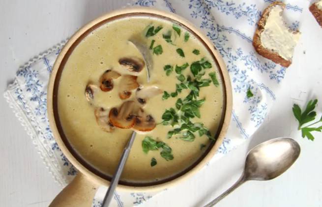 طرز تهیه سوپ قارچ خامه ای